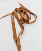 Atacadores de Cetim Pequenos Camel - Image 4