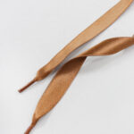 Atacadores de Cetim Grandes Camel